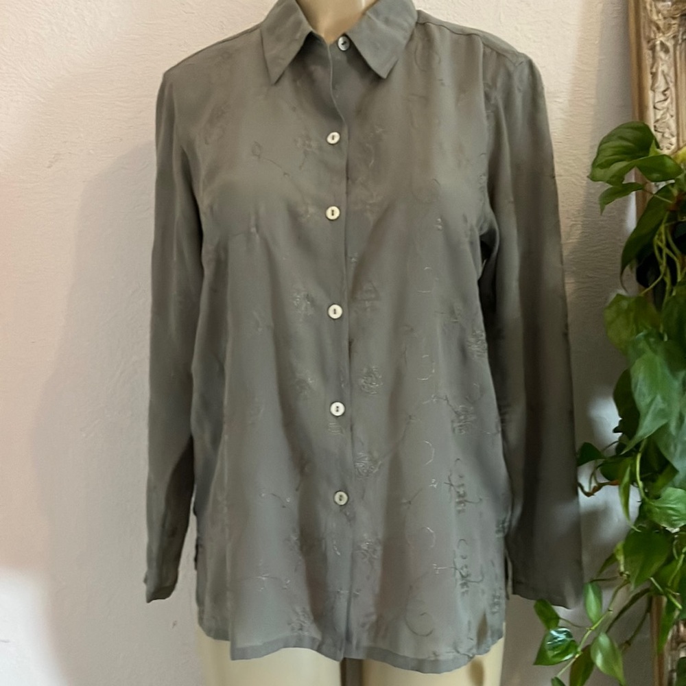 Blouse Villager a Liz Claiborne Company Green Polyester Embroidery floral design